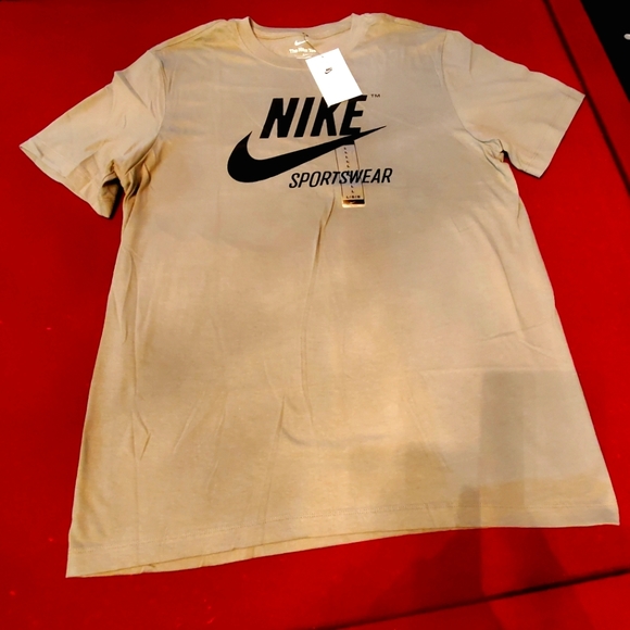 Mens Nike t-shirt size XL and L - Picture 2 of 2